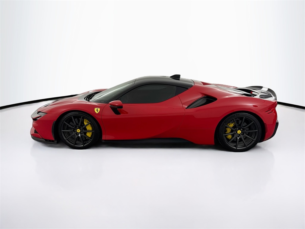 2022 Ferrari SF90 Stradale Base photo 8