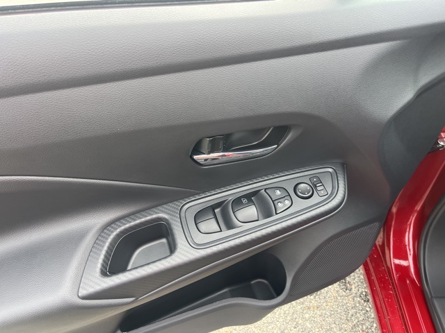 2025 Nissan Versa SV photo 3