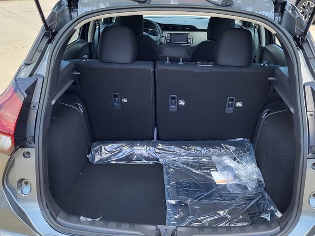 2025 Nissan Kicks Play S photo 4