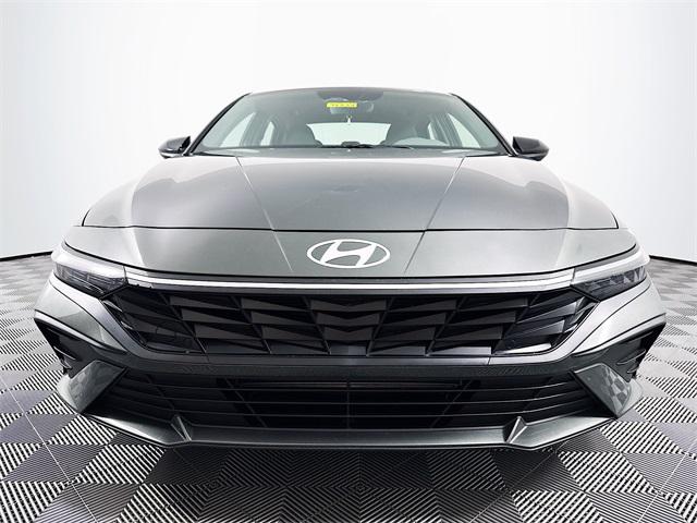 2025 Hyundai Elantra SEL Sport photo 9
