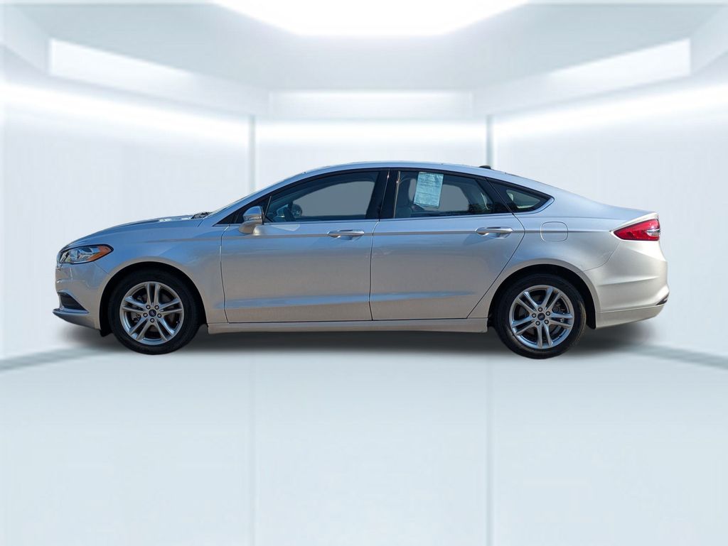 2018 Ford Fusion SE photo 2
