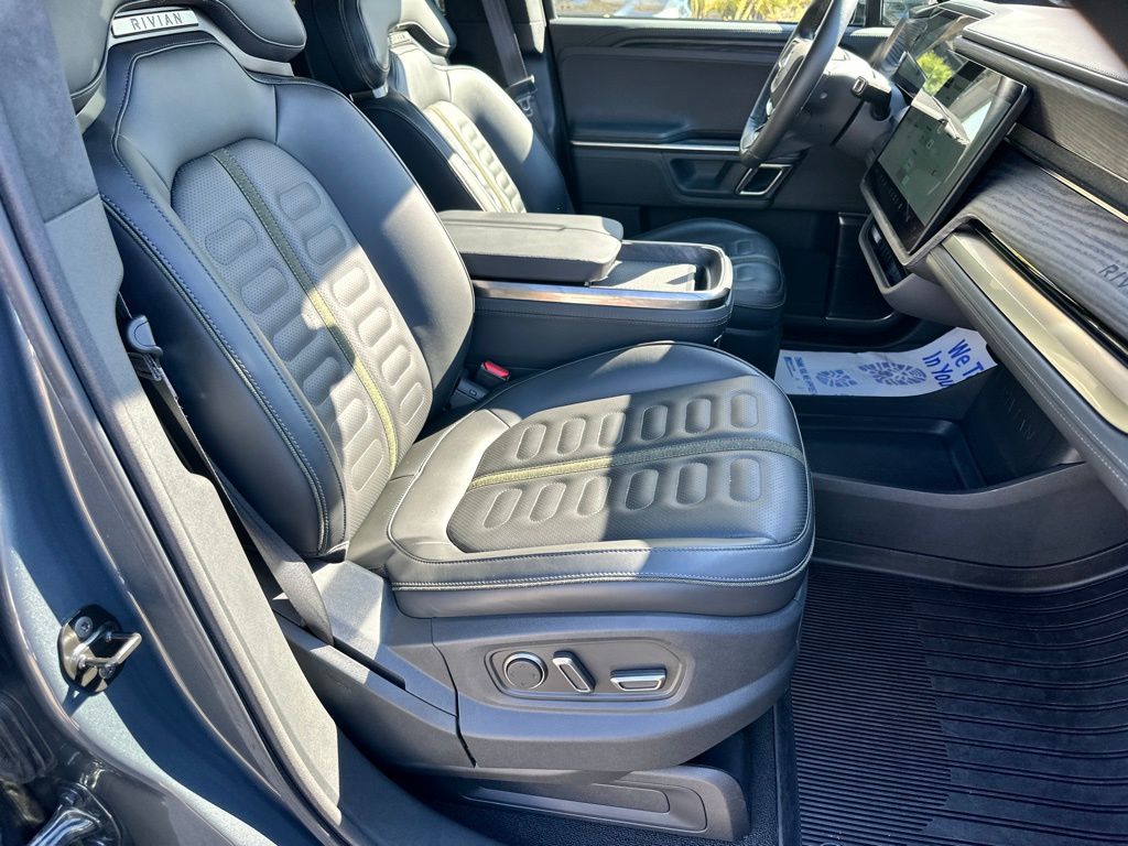 2024 Rivian R1T Adventure photo 10