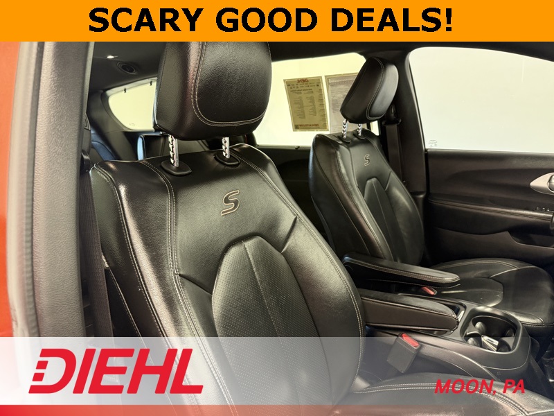 2018 Chrysler Pacifica Touring L photo 15