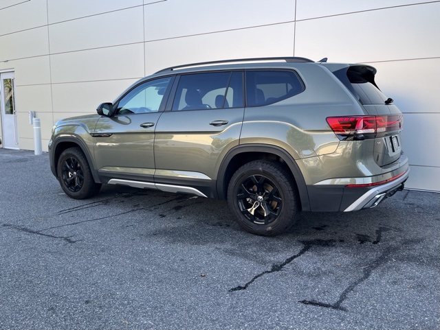 2024 Volkswagen Atlas Peak Edition SE Technology photo 16