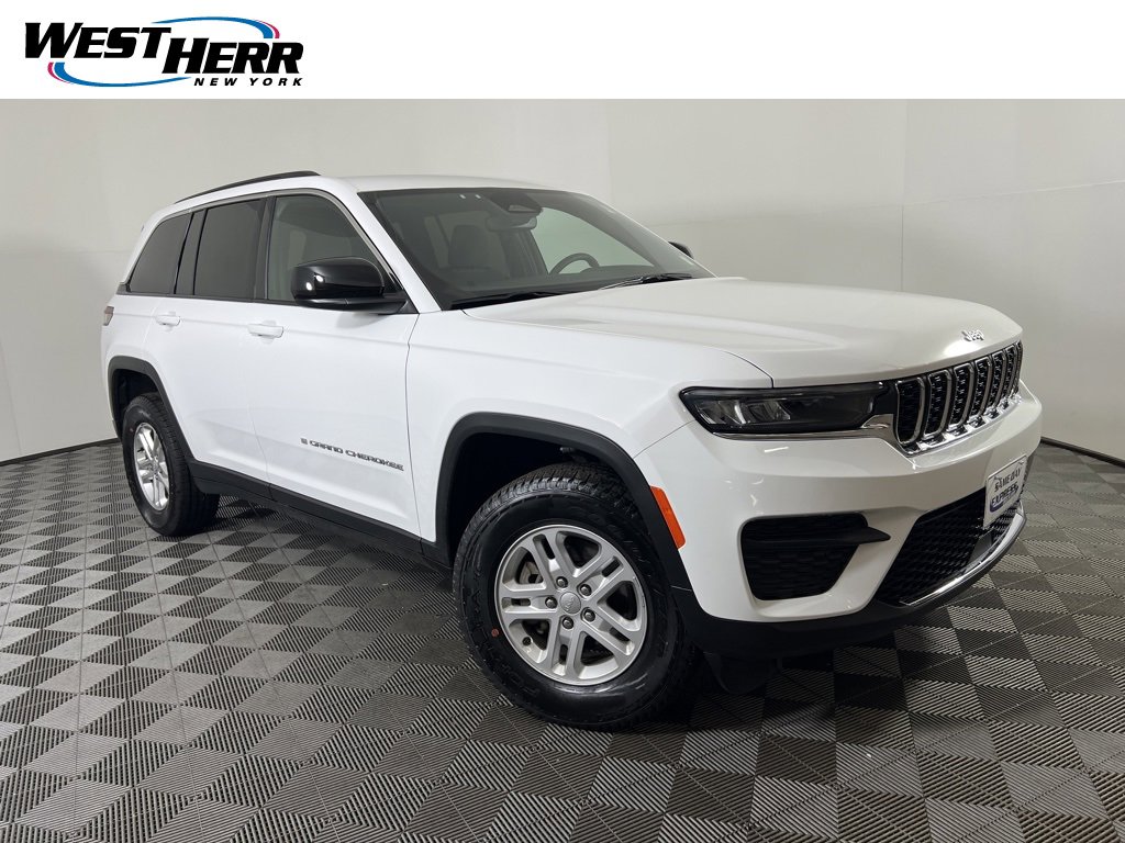 2024 Jeep Grand Cherokee Laredo's photo