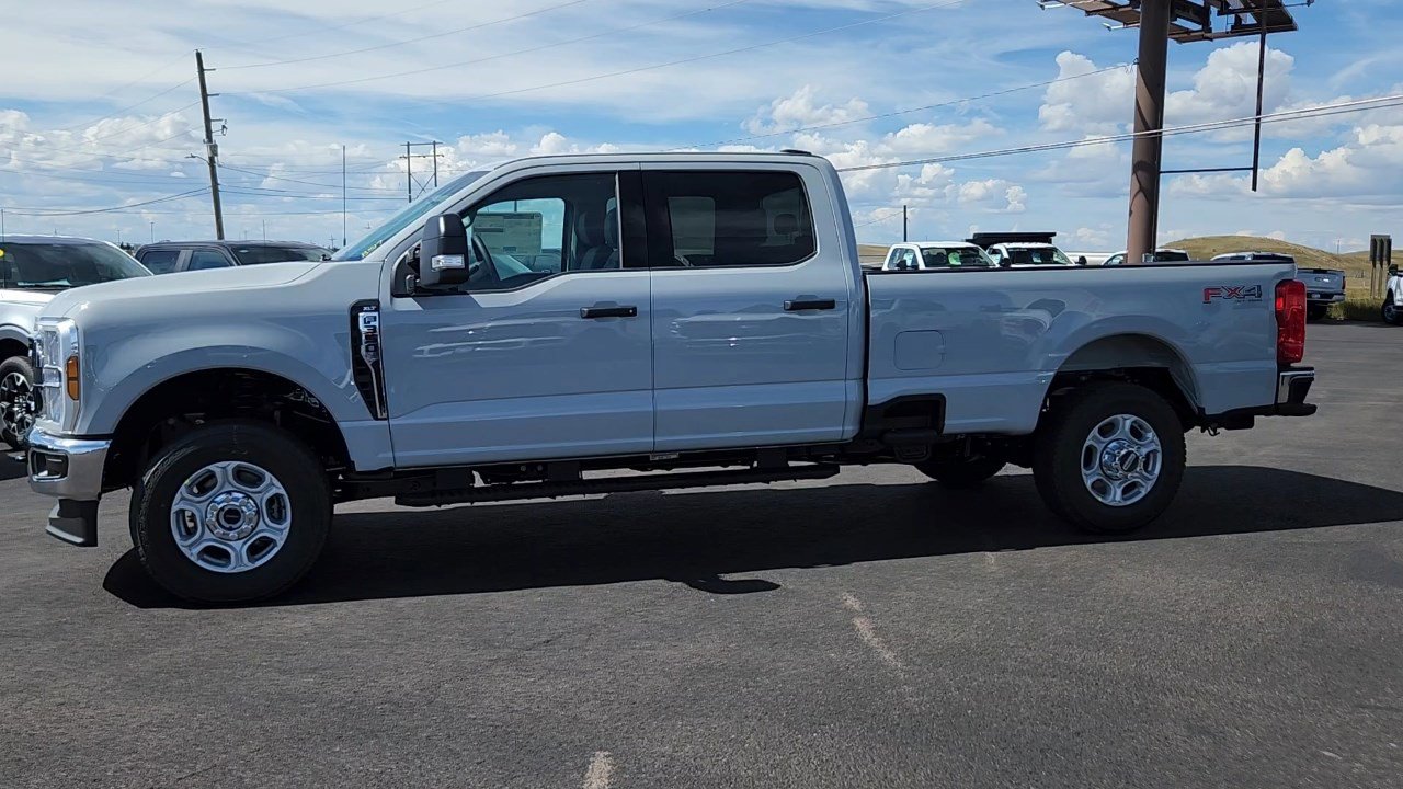 2026 Ford F-350 XL photo 2