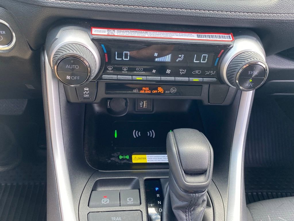 2025 Toyota RAV4 Hybrid XLE photo 20