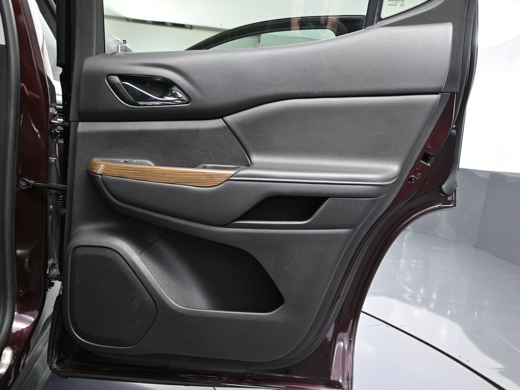 2017 Gmc Acadia SLE photo 34