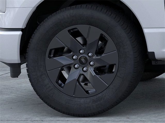 2025 Ford F-150 Lightning photo 19