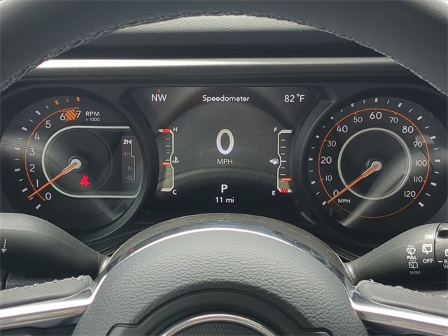 2025 Jeep Wrangler Sahara photo 27
