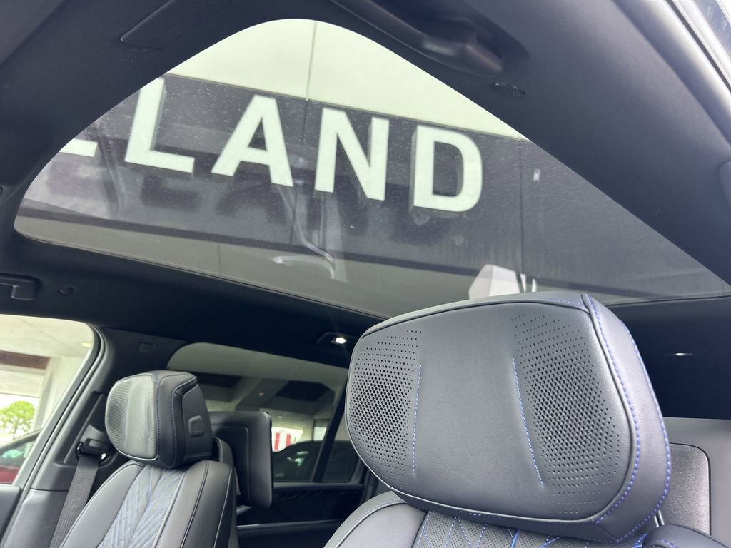2026 Cadillac Escalade Luxury photo 23