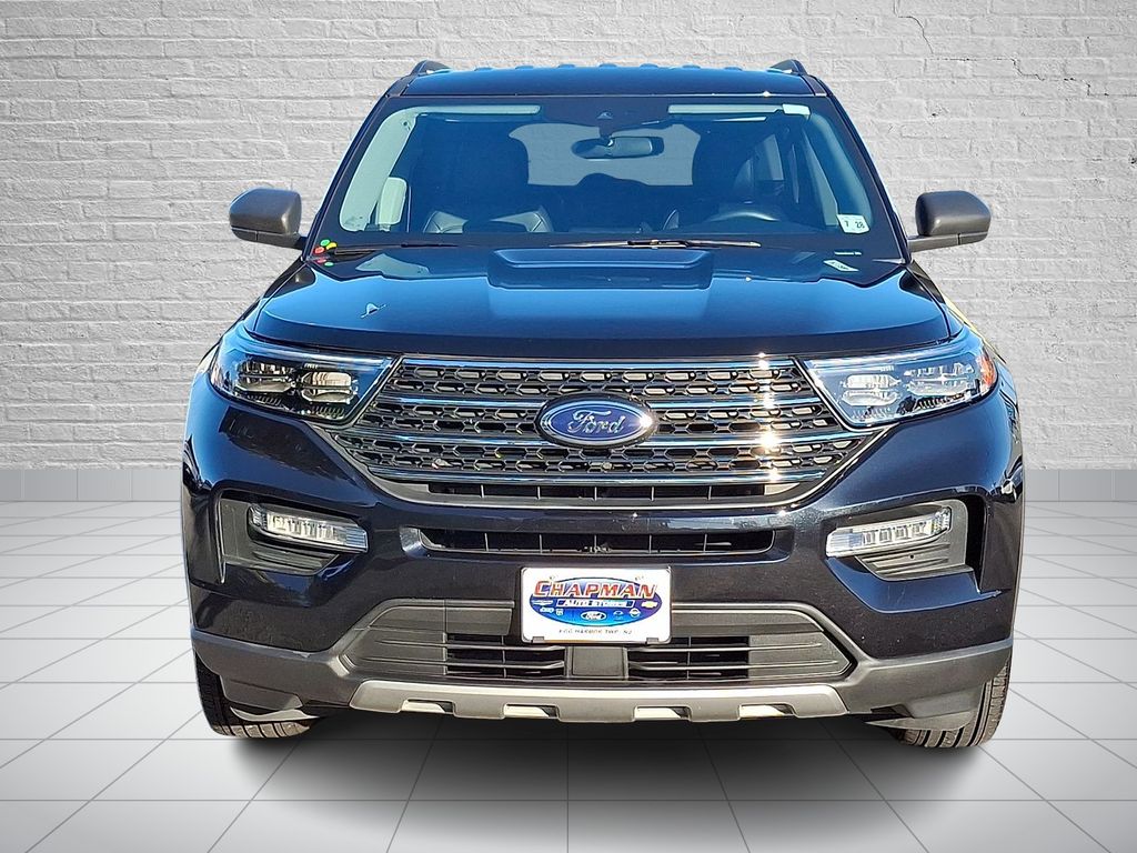 2023 Ford Explorer XLT photo 2