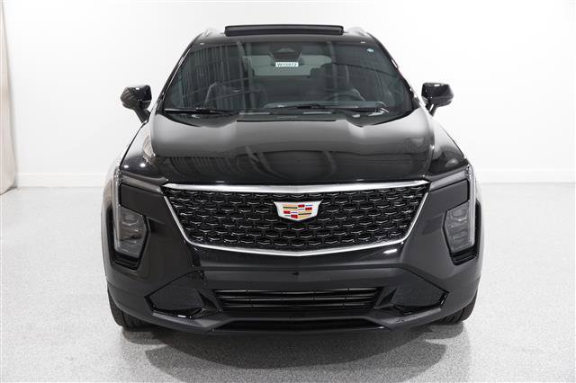 2024 Cadillac XT4 Premium Luxury photo 2