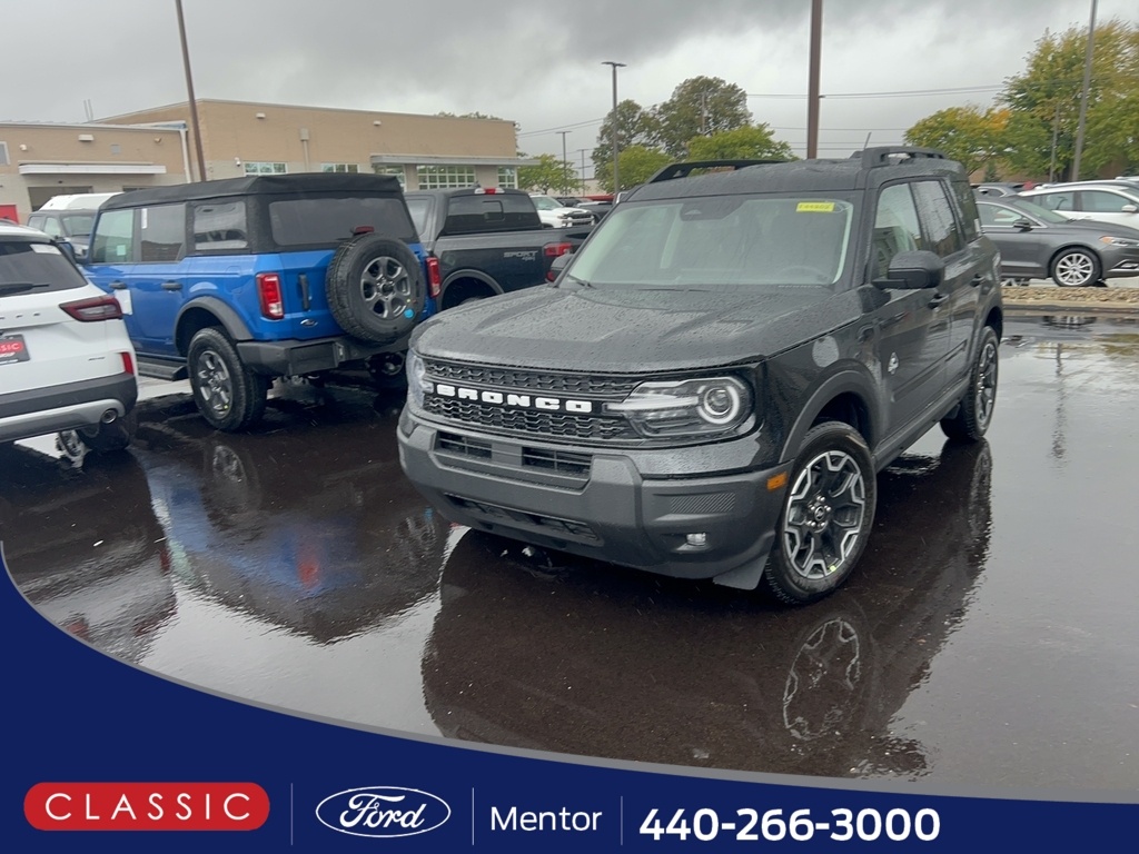 2025 Ford Bronco Sport Outer Banks's photo