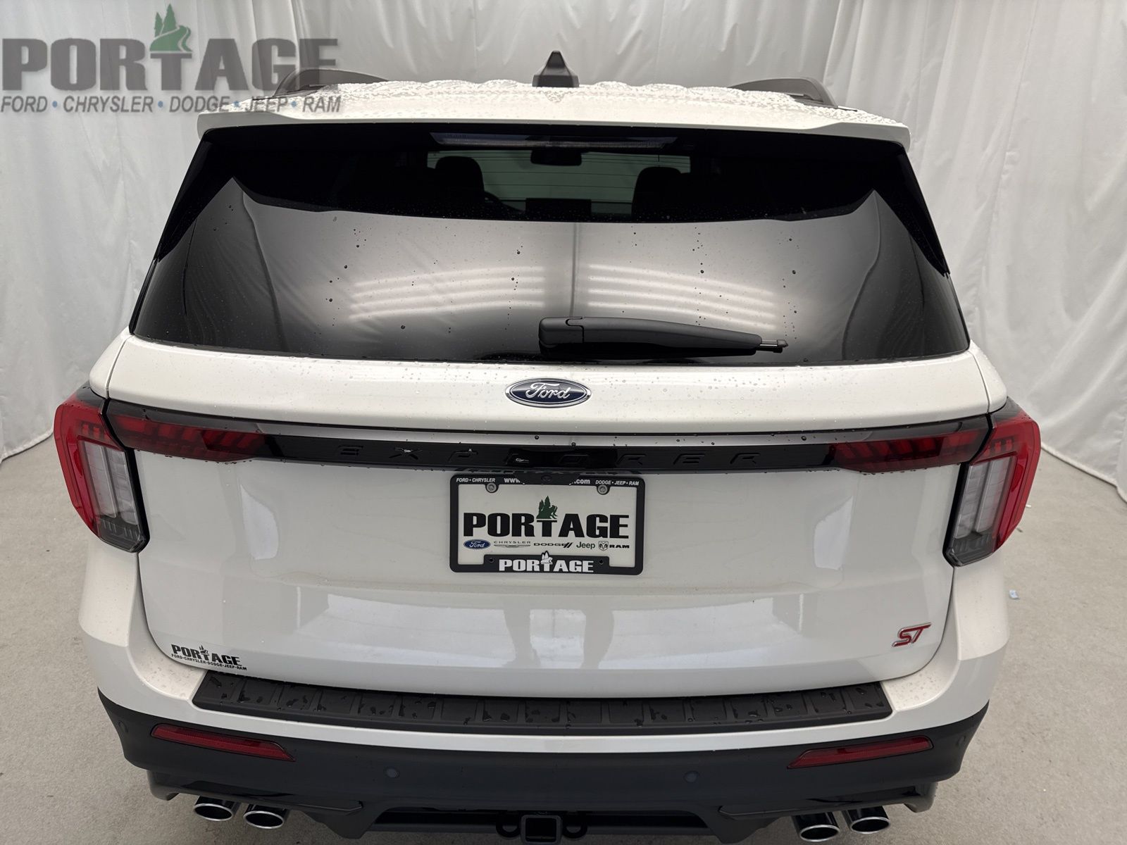 2025 Ford Explorer ST photo 3