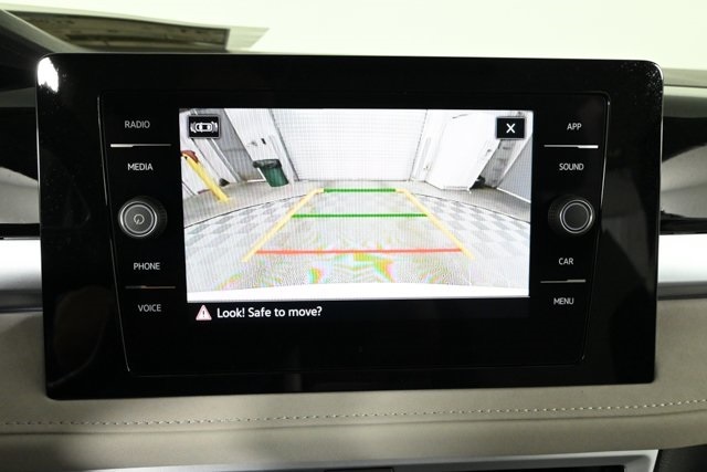 2025 Volkswagen Taos SE photo 6