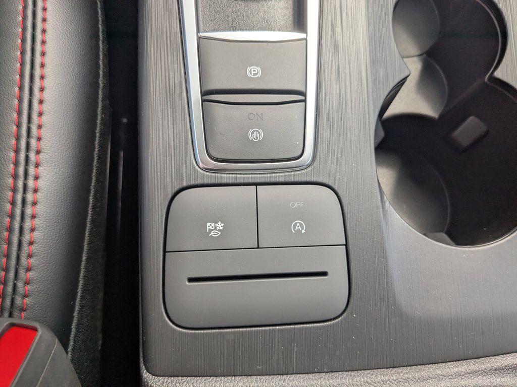 2025 Ford Escape ST-Line photo 25