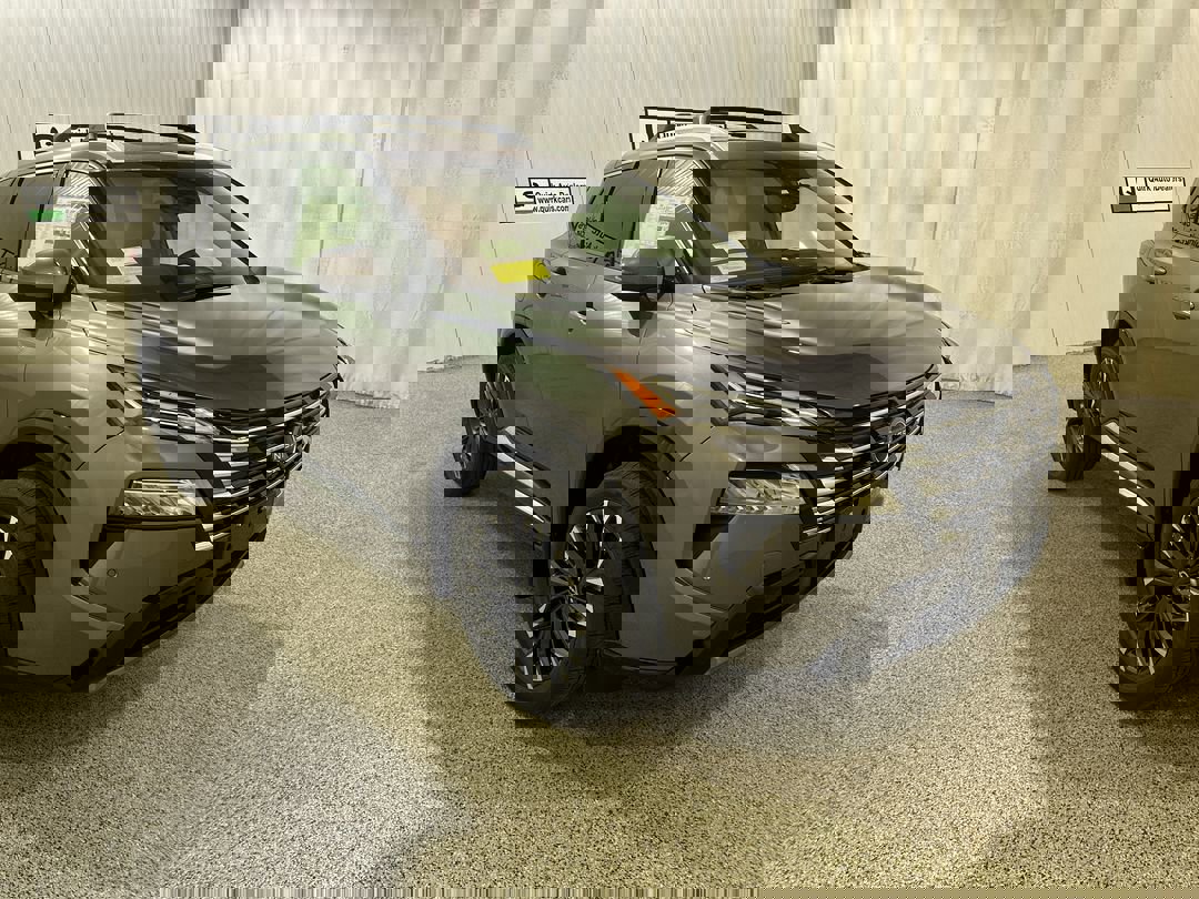 2026 Nissan Rogue Platinum's photo