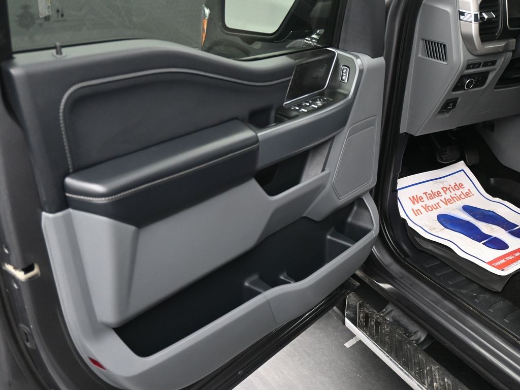 2022 Ford F-150 XLT photo 3