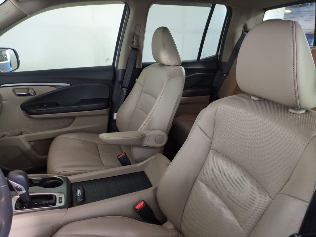 2019 Honda Ridgeline RTL photo 8