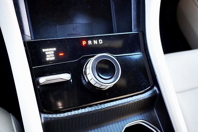 Used 2023 White Jeep Limited image 33