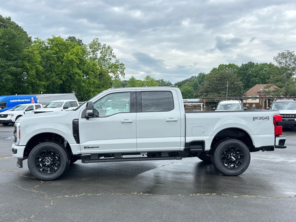 2025 Ford F-250 Lariat photo 3