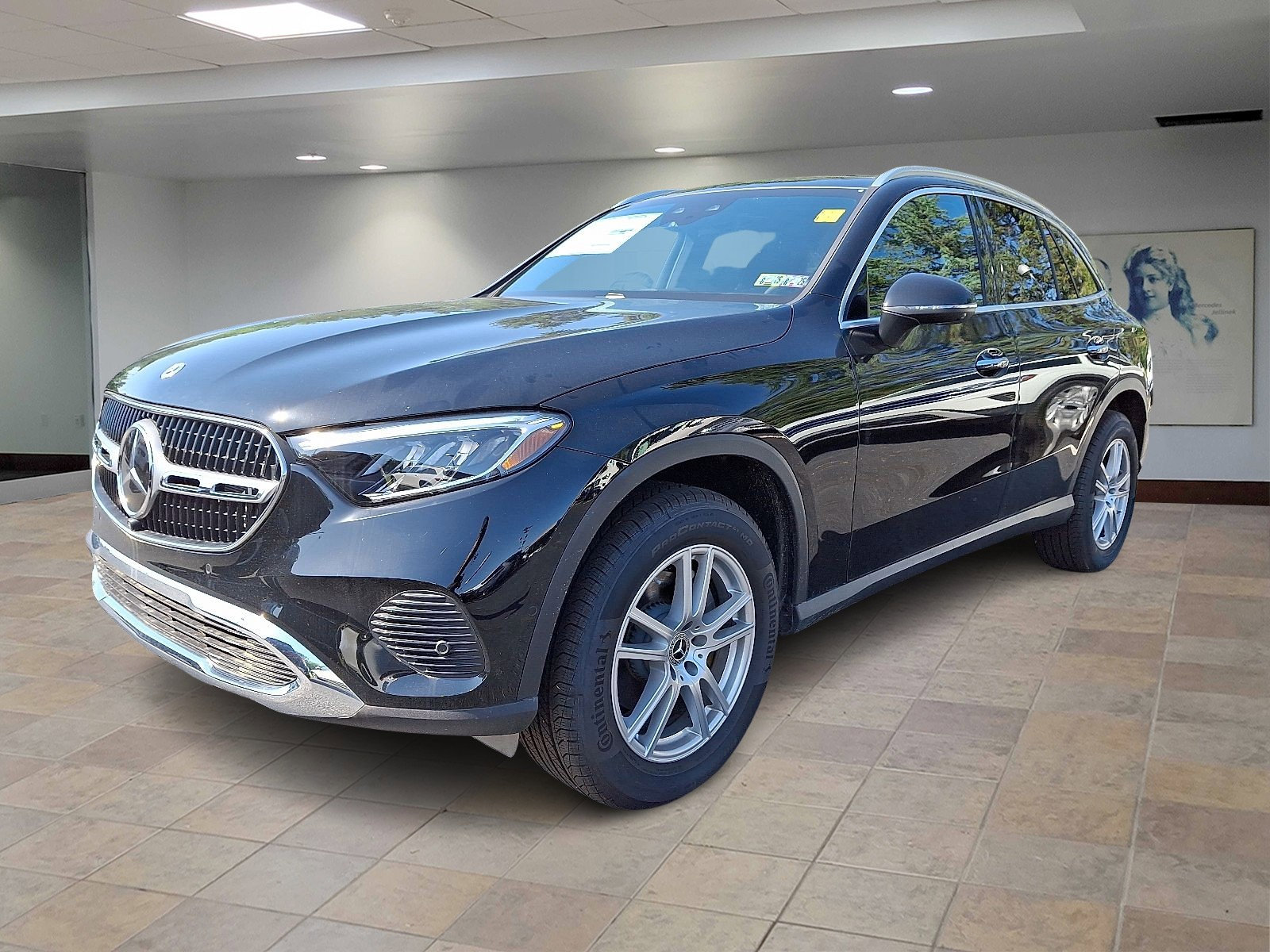 2025 Mercedes Benz GLC 300 4MATIC photo 3