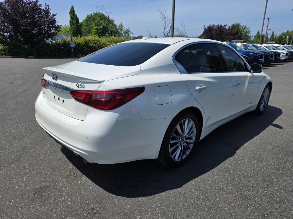 2024 Infiniti Q50 LUXE photo 6