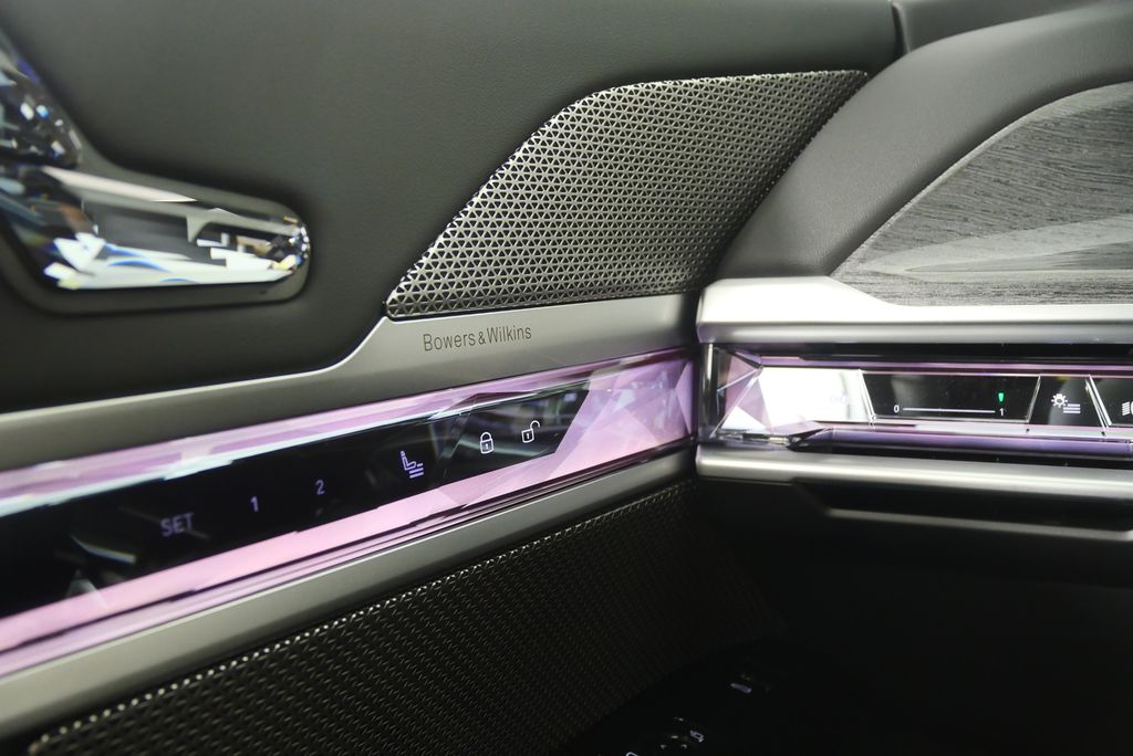 2025 Bmw 740i photo 19