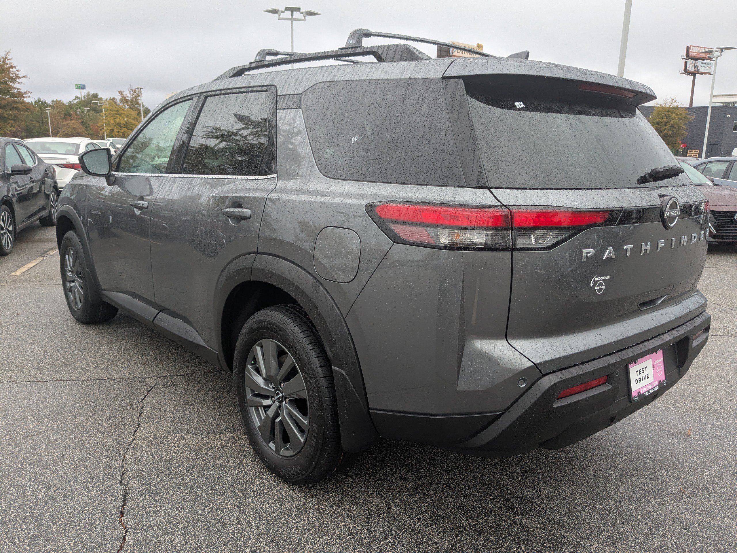 2025 Nissan Pathfinder SV photo 2