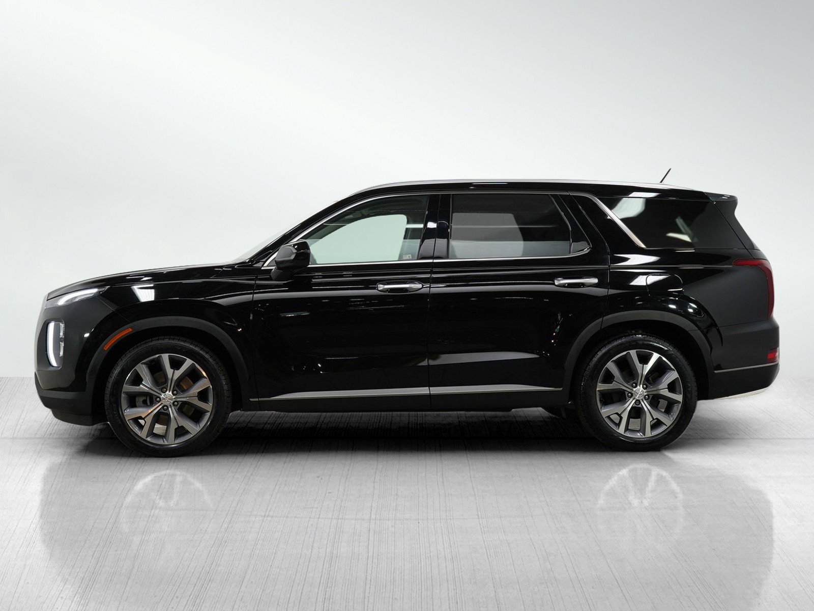 Used 2020 Hyundai Palisade SEL with VIN KM8R3DHE1LU098972 for sale in Roseville, Minnesota