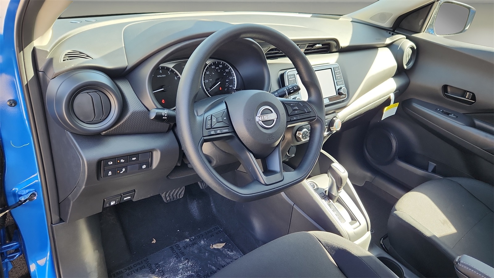 2025 Nissan Kicks Play S photo 9