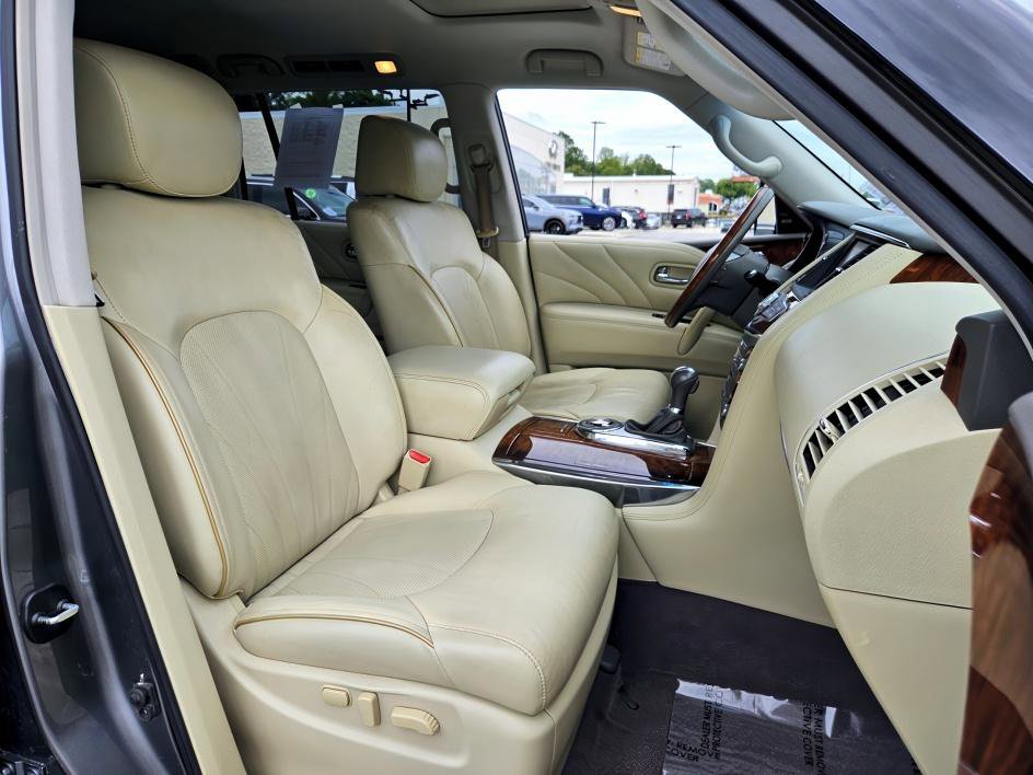 2017 Infiniti QX80 Base photo 14