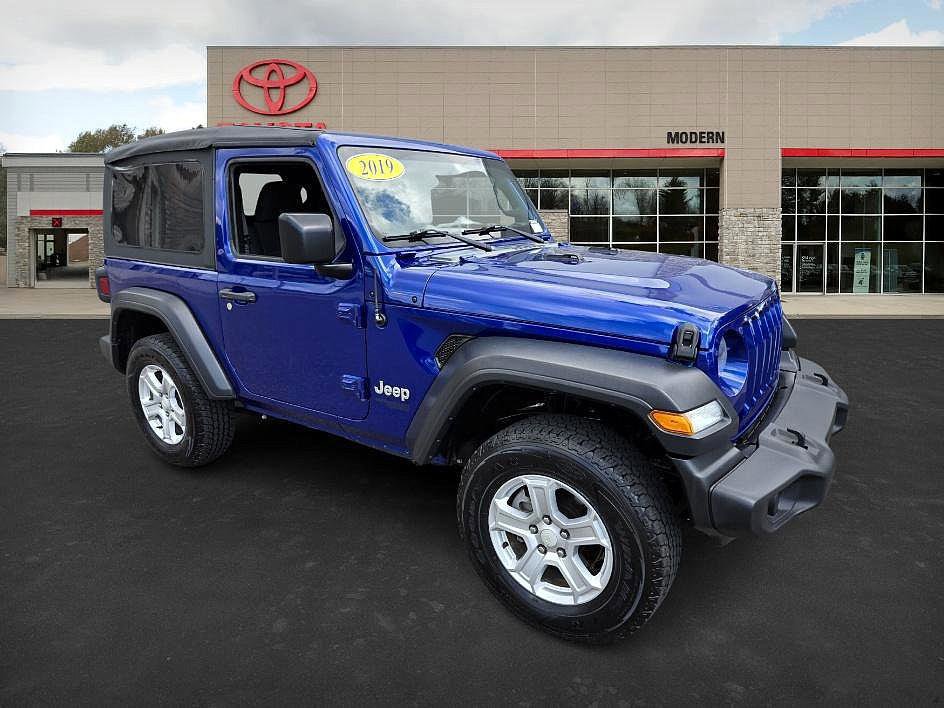 2019 Jeep Wrangler Sport S photo 3