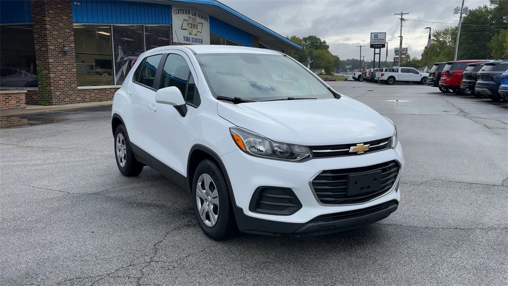 2018 Chevrolet Trax LS photo 3