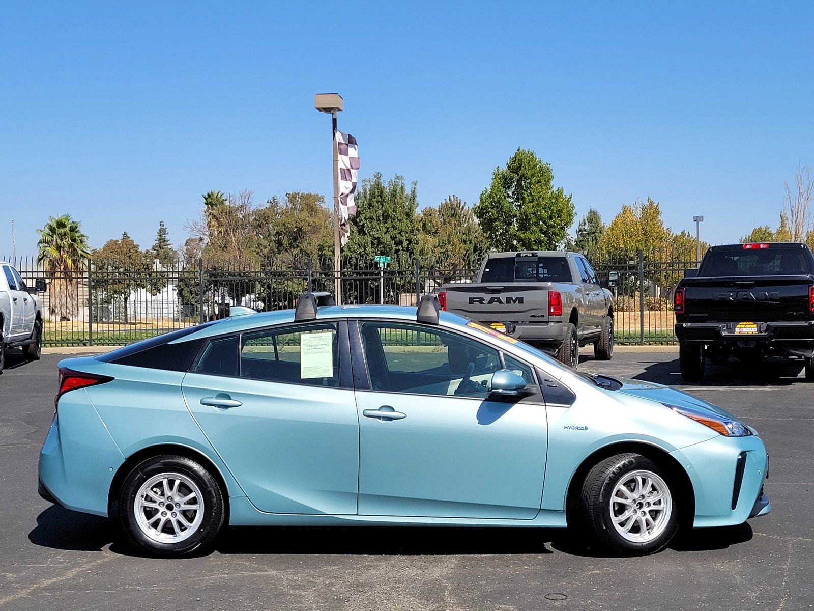 2022 Toyota Prius photo 3