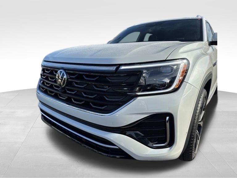 2025 Volkswagen Atlas Cross Sport SEL Premium R-Line photo 3