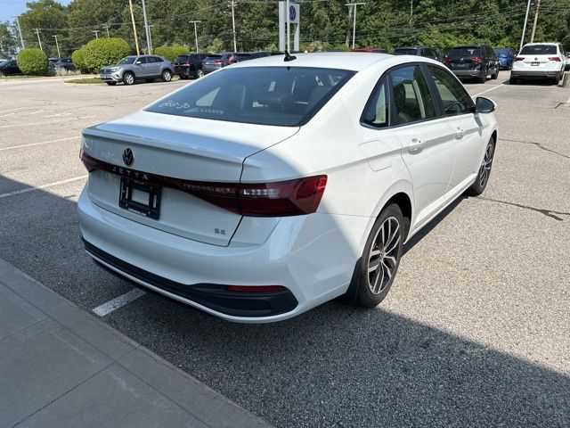 2025 Volkswagen Jetta SE photo 4