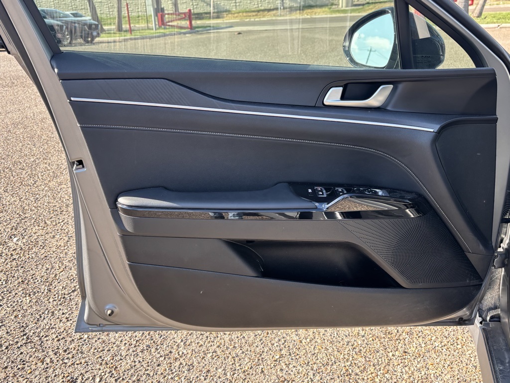 2025 Kia K5 GT-Line photo 11