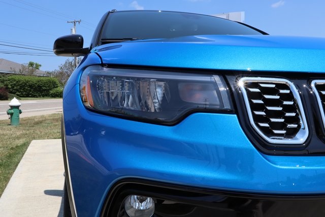 2025 Jeep Compass Limited photo 3