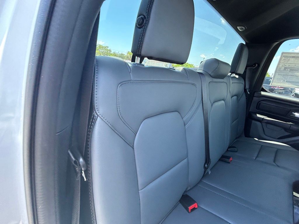 2025 Ram 1500 Tradesman photo 18