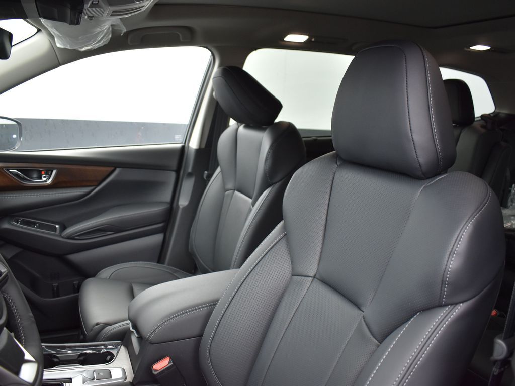 2025 Subaru Ascent Touring photo 9