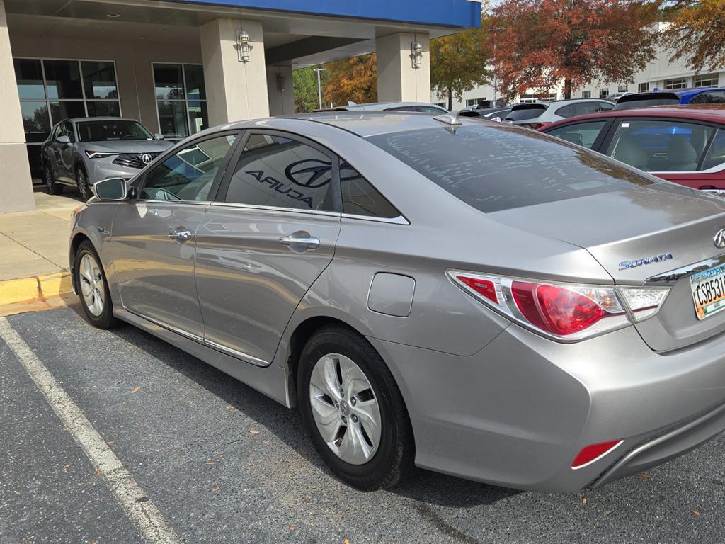 2014 Hyundai Sonata Hybrid Base photo 3