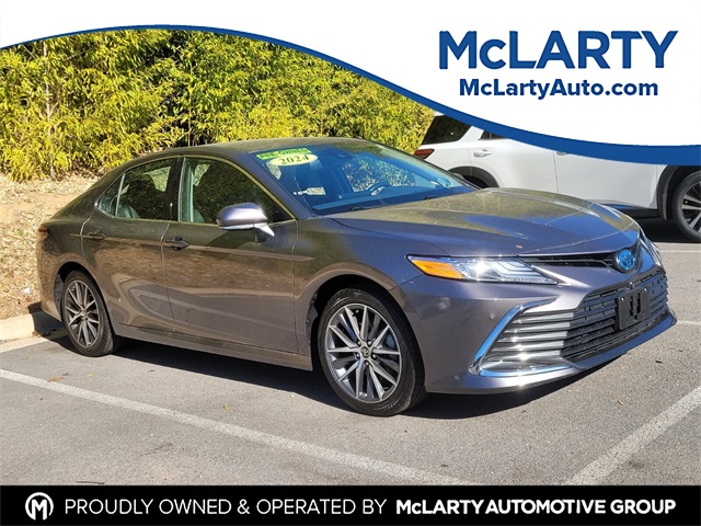 2024 Toyota Camry XLE's photo
