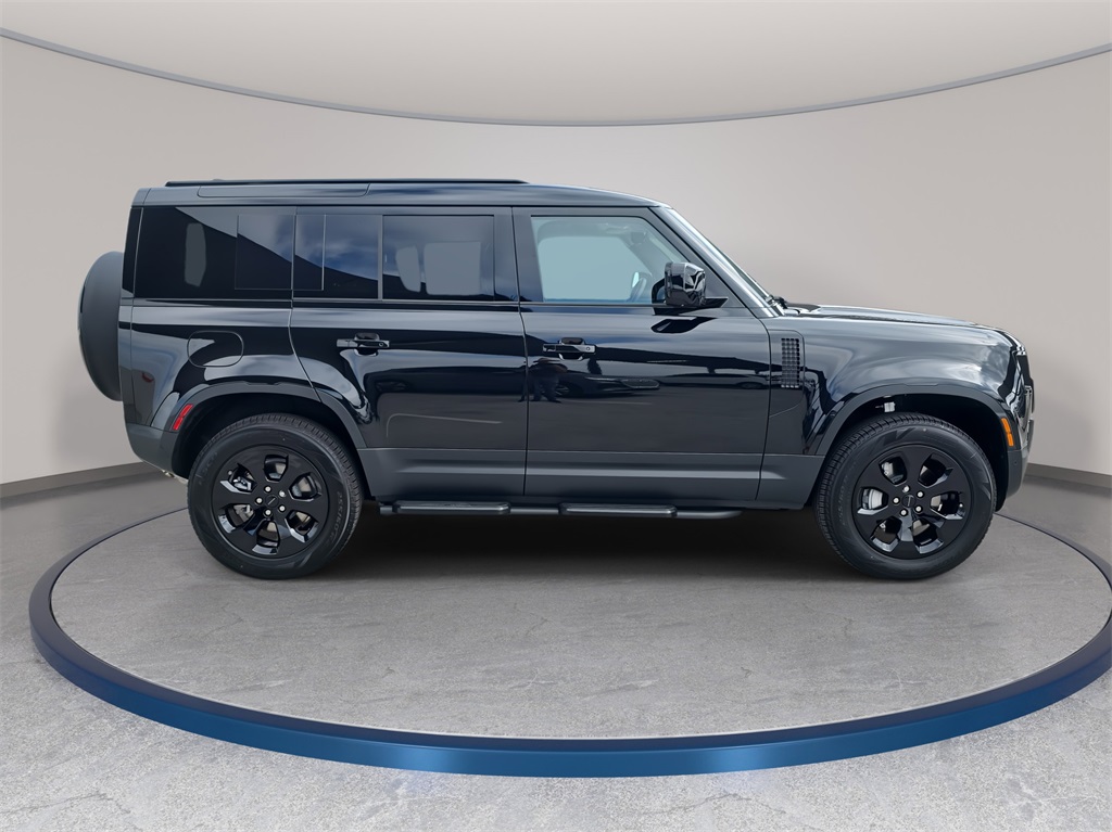 2026 Land Rover Defender 110 S photo 3