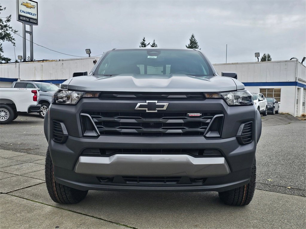 2026 Chevrolet Colorado Trail Boss photo 2