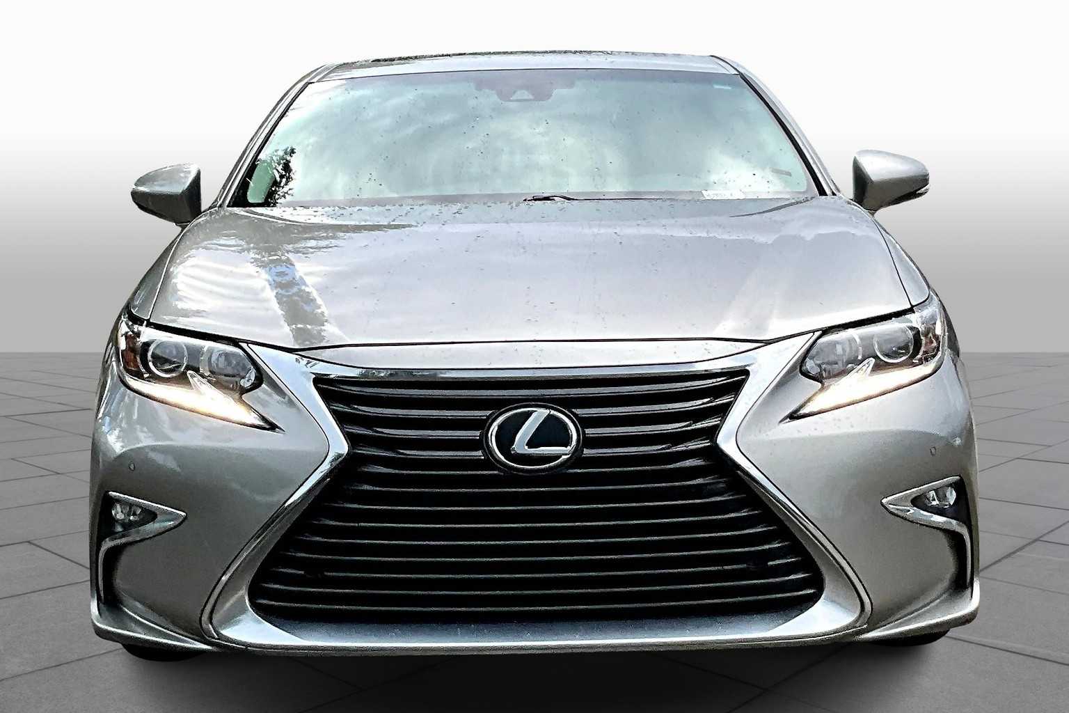 2017 Lexus ES 350 photo 3