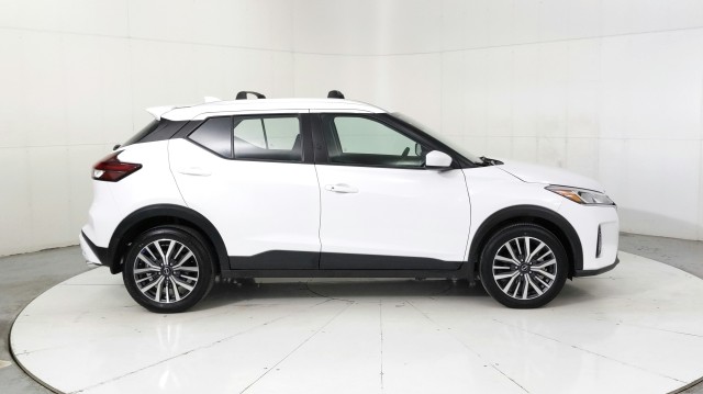 Used 2024 WHITE Nissan SV image 6