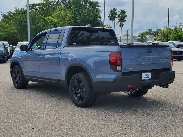 2025 Honda Ridgeline Black Edition photo 3