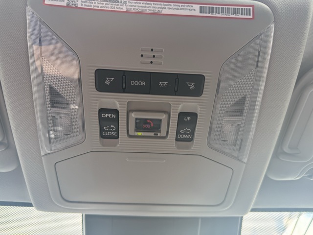 2025 Toyota RAV4 Hybrid XLE photo 24